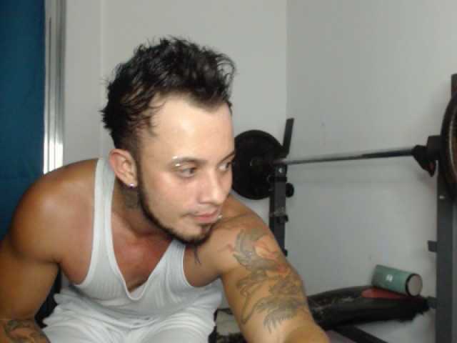 Live sex webcam photo for JacobGains #277316202