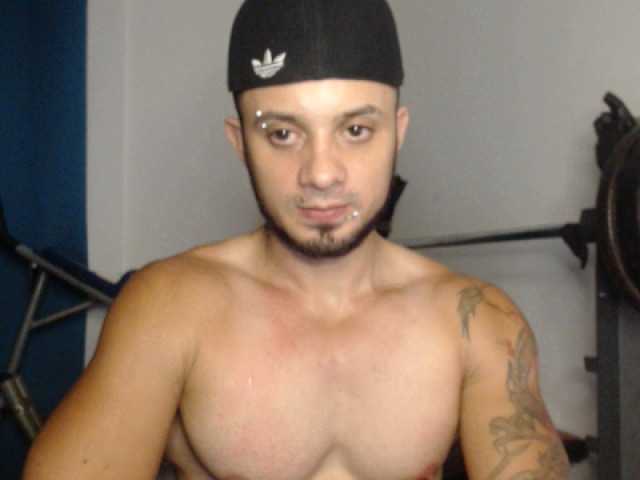 Live sex webcam photo for JacobGains #277350846