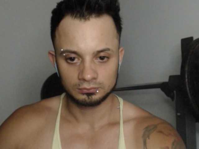 Live sex webcam photo for JacobGains #277434215