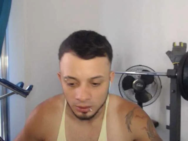 Live sex webcam photo for JacobGains #277608047