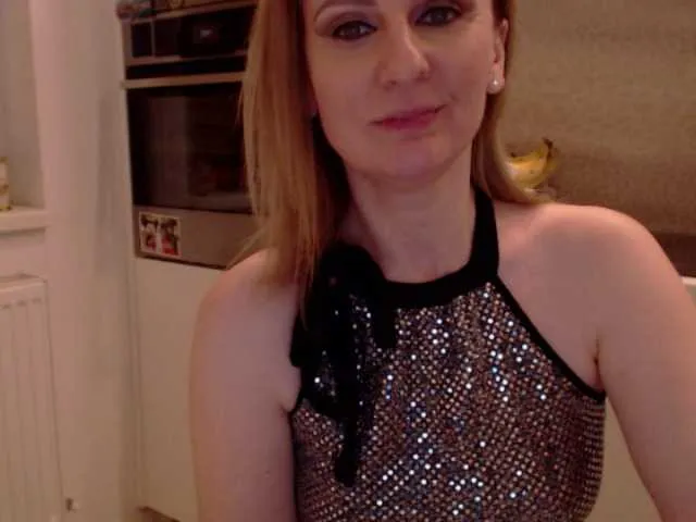 Live sex webcam photo for JacquiGray #276920912