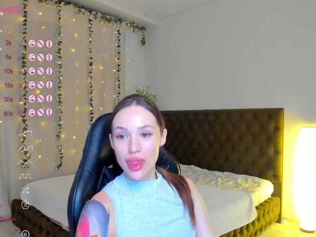 Live sex webcam photo for Jade-07 #291107093