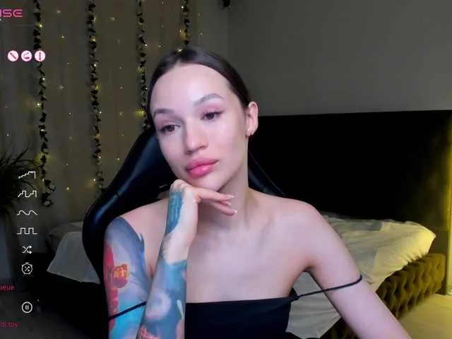 Live sex webcam photo for Jade-07 #291140683