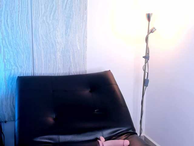 Live sex webcam photo for Jade-Morwen #278309387