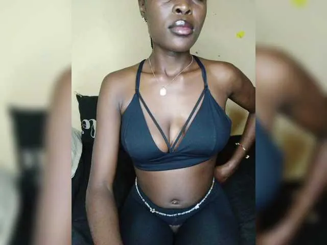 Live sex webcam photo for Jade008 #292678444