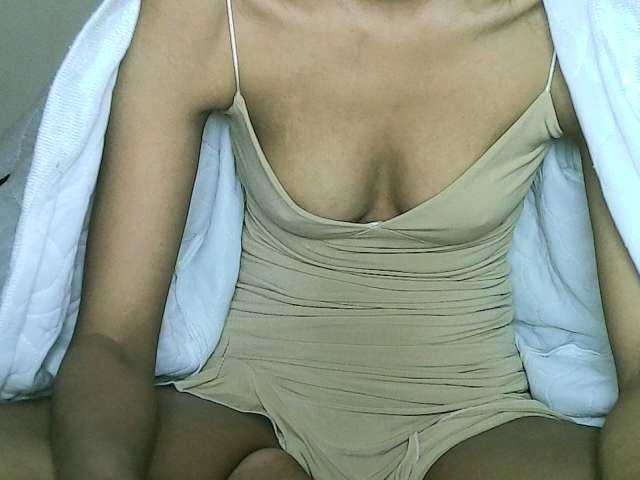 Live sex webcam photo for Jade05 #276173507