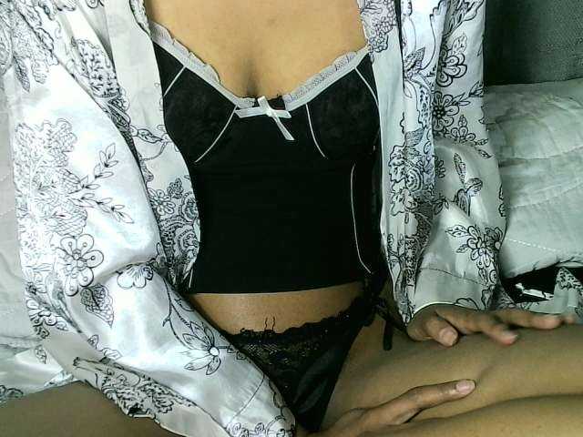 Live sex webcam photo for Jade05 #276280621