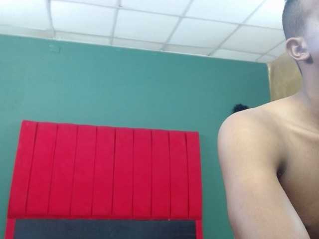 Live sex webcam photo for JadeAndSebasKaen #276489576