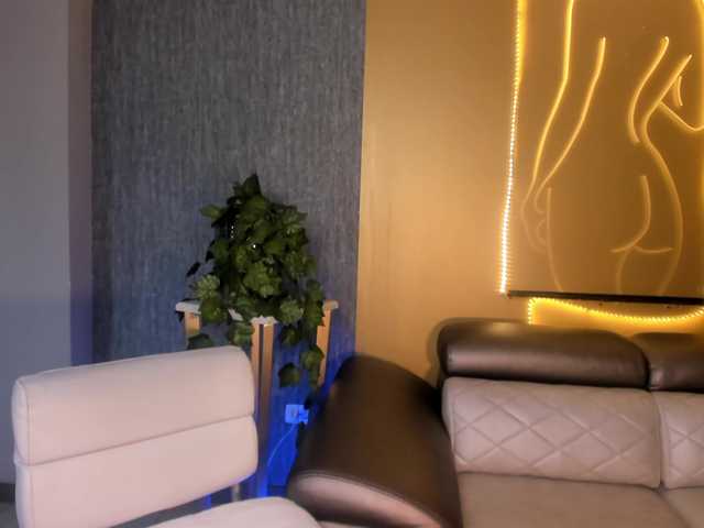 Live sex webcam photo for JadeEvans #273191077