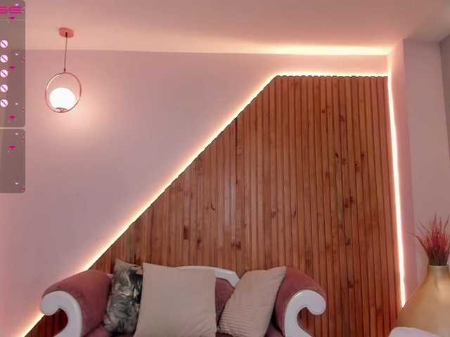 Live sex webcam photo for JadeEvans #273741117