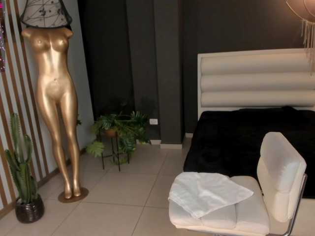 Live sex webcam photo for JadeEvans #274022650