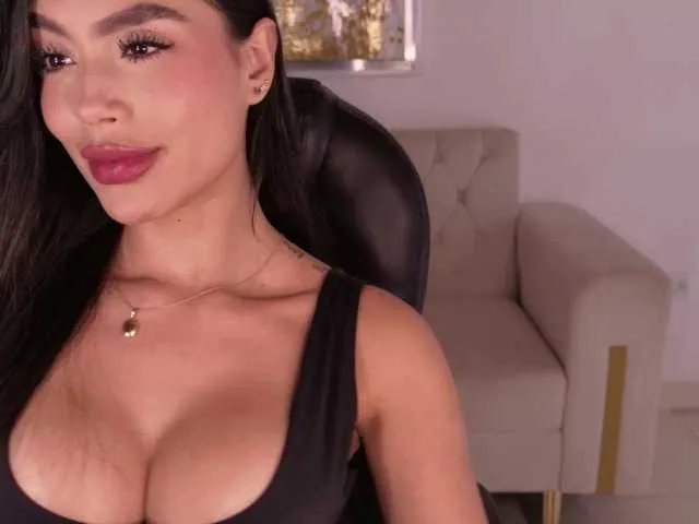 Live sex webcam photo for JadeEvans #293965683