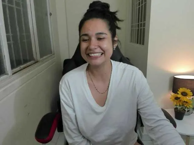 Live sex webcam photo for JadeSuan #274612154