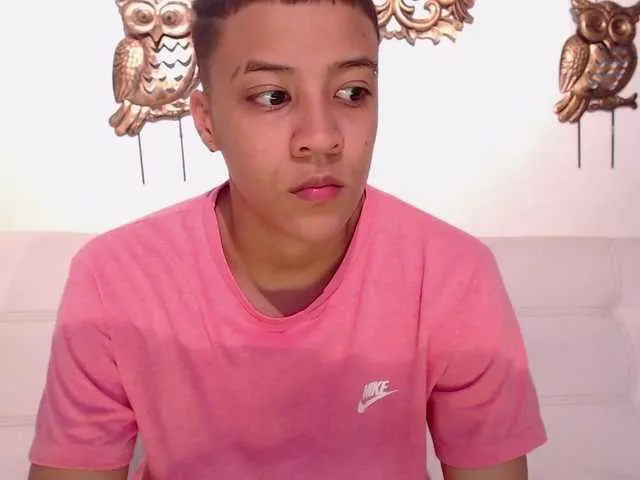 Live sex webcam photo for Jadeykeen #273626661