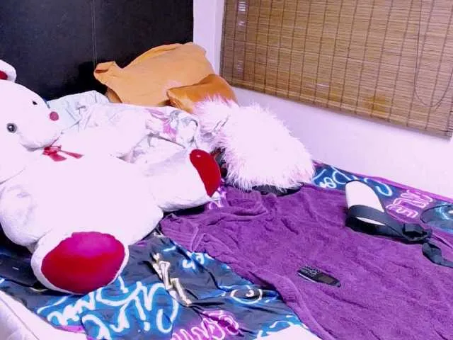 Live sex webcam photo for JahFoxy #271784282