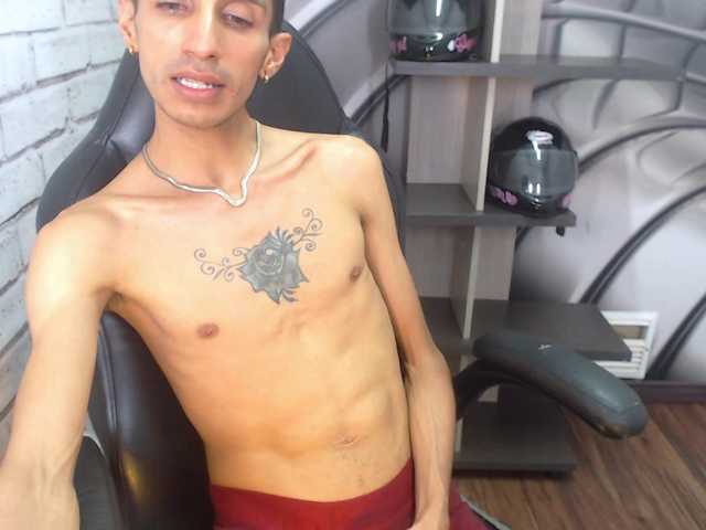 Live sex webcam photo for JaiderCortez #277732874
