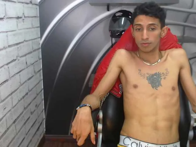 Live sex webcam photo for JaiderCortez #277740278