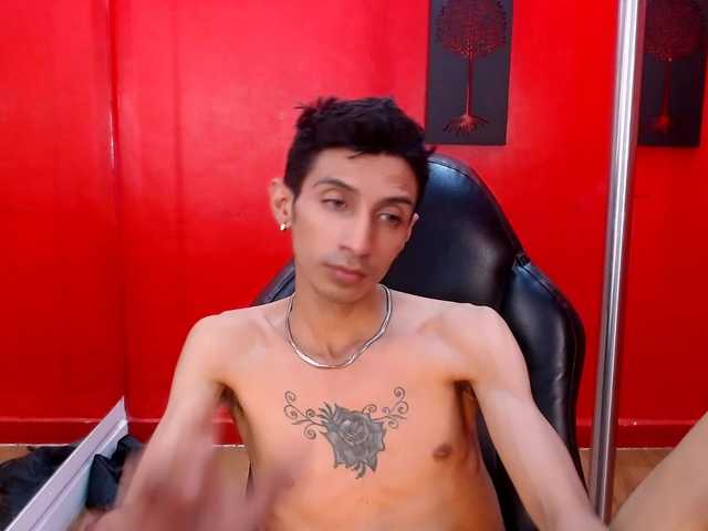 Live sex webcam photo for JaiderCortez #277846448