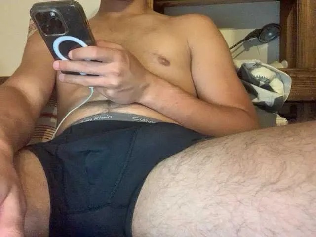 Live sex webcam photo for Jakdor06 #278125044