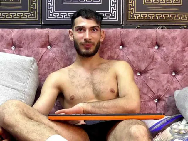 Live sex webcam photo for JakobWoo #277565693