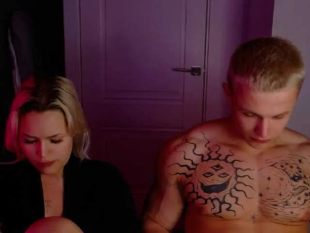 Live sex webcam photo for James-Eva0 #292152987