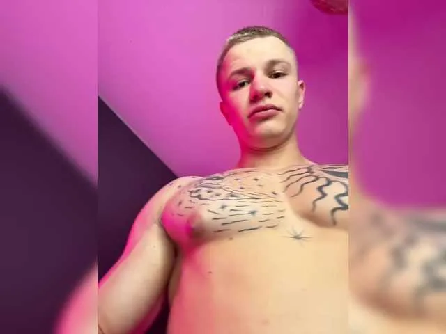 Live sex webcam photo for James-Eva0 #292326271