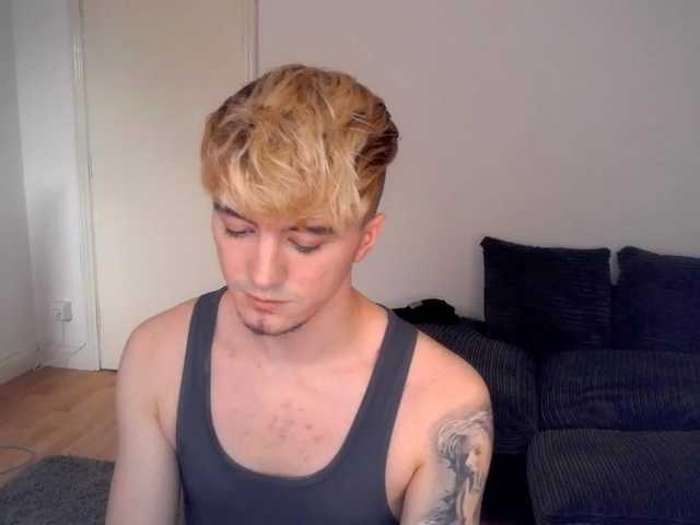 Live sex webcam photo for JamesAndAiden #273494221