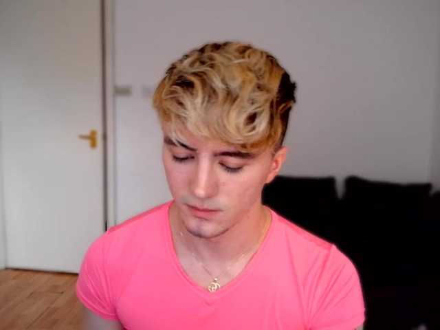 Live sex webcam photo for JamesAndAiden #273561017