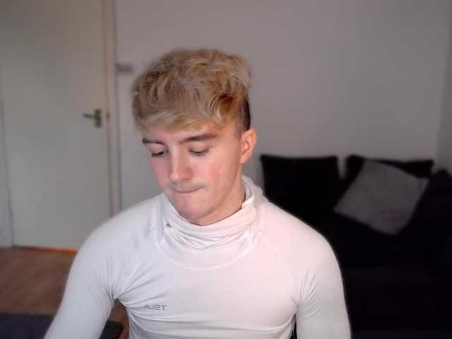 Live sex webcam photo for JamesAndAiden #273604682