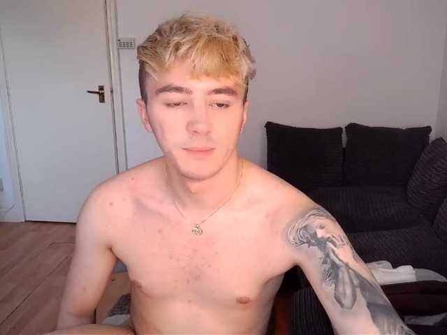 Live sex webcam photo for JamesAndAiden #273870885