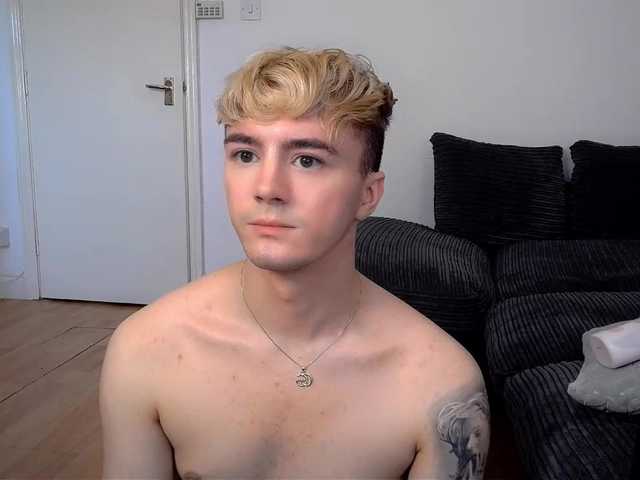 Live sex webcam photo for JamesAndAiden #273942604