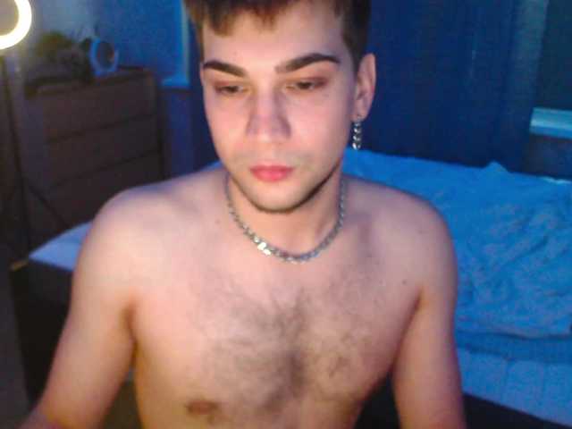 Live sex webcam photo for JamesWhite8 #277961947