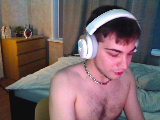 Live sex webcam photo for JamesWhite8 #278028637