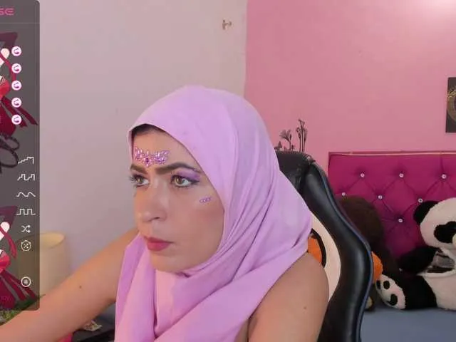 Live sex webcam photo for JamilaFadel #276577501