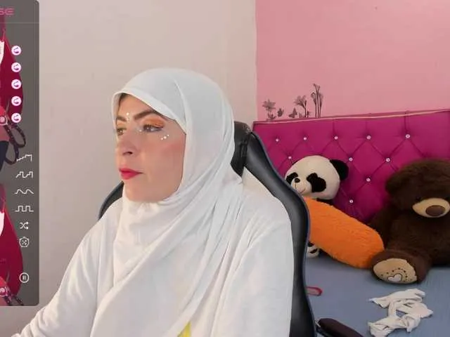 Live sex webcam photo for JamilaFadel #276659063