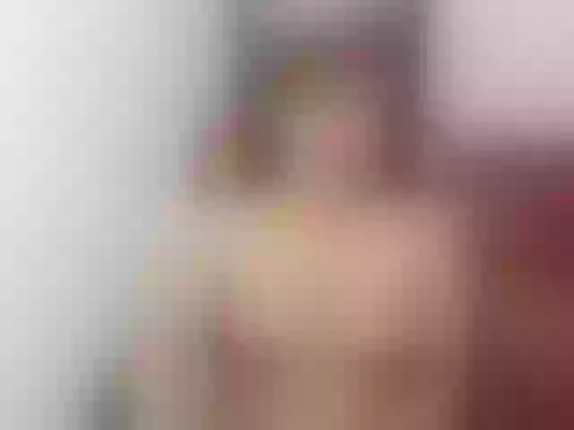 Live sex webcam photo for JamineQueen93 #275947385