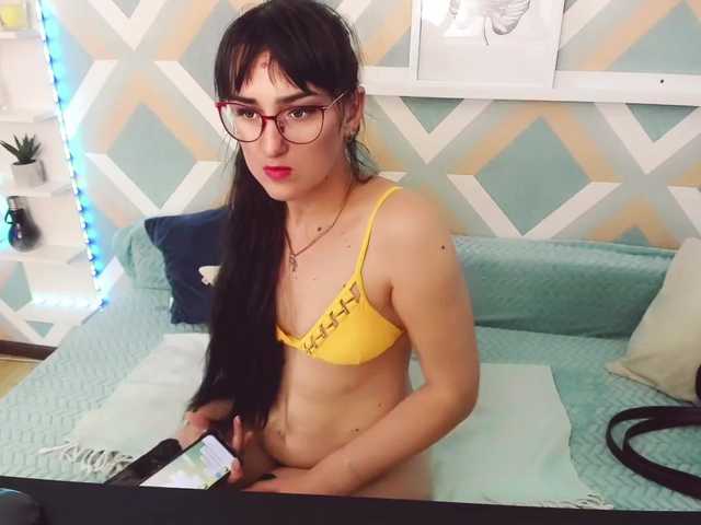 Live sex webcam photo for Jammie-Al #273697075