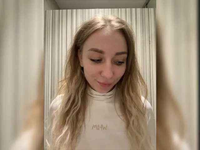Live sex webcam photo for Janchi- #277287012