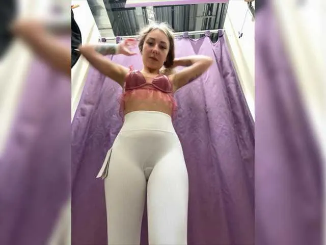 Live sex webcam photo for Janchi- #277666993