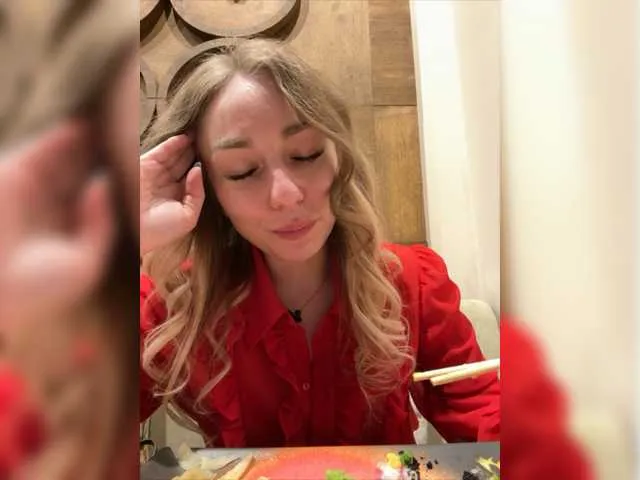 Live sex webcam photo for Janchi- #277819777