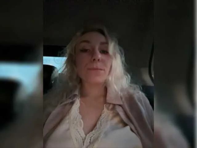 Live sex webcam photo for Janchi- #277974194