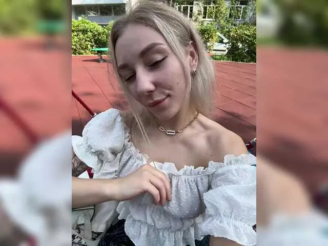 Live sex webcam photo for Janchi- #289928392