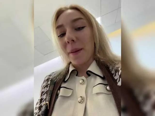 Live sex webcam photo for Janchi- #291044356