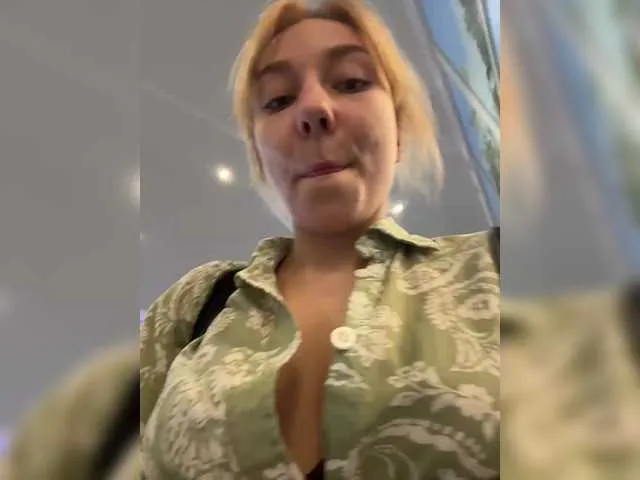 Live sex webcam photo for Janchi- #291138887