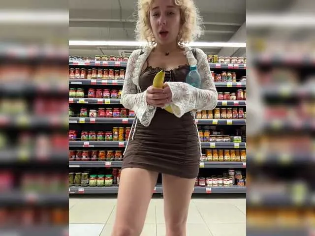 Live sex webcam photo for Janchi- #291167886