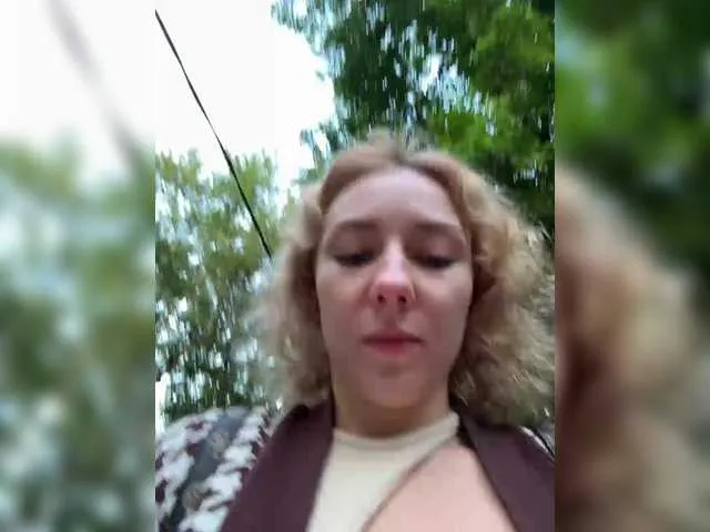 Live sex webcam photo for Janchi- #291321149