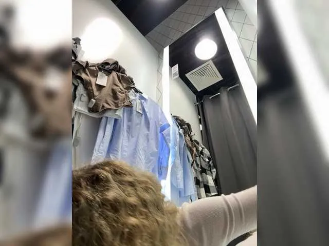 Live sex webcam photo for Janchi- #291754292