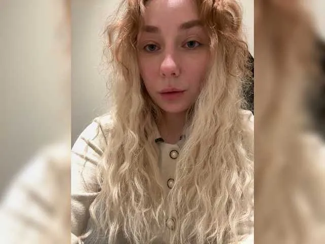 Live sex webcam photo for Janchi- #292317060