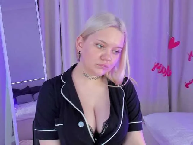 Live sex webcam photo for JaneClar #277348360