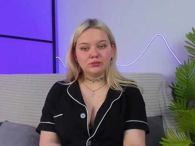 Live sex webcam photo for JaneClar #277480452